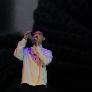 婬荡的短裙教师麻麻
