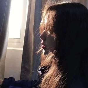 婬荡的短裙教师麻麻
